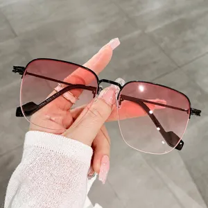 Occhiali da Sole Vintage Quadrati a Mezza Montatura in Metallo da Donna Lenti Sfumate Blush Protezione UV400 Moda Pendolare