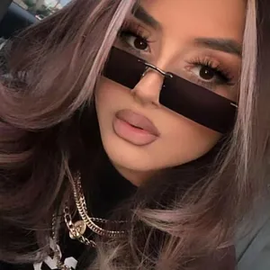 Trendy rectangular rimless sunglasses for women and men, retro small frame metal sun eyewear.