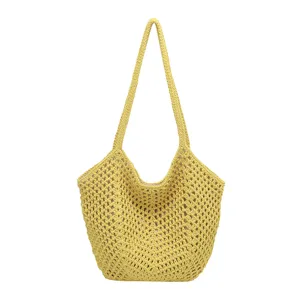 Nahaufnahme Detail der gelben Strick Handtasche Textur, elegante Strand Umhängetasche.