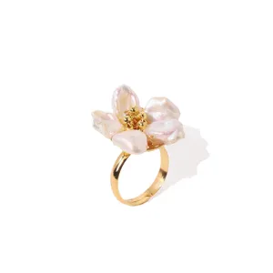 Natural pearl flower ring vintage chic minimalist elegant statement jewelry for women daily wear