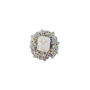 Luxe perle baroque strass broche épingle pour femmes élégant costume manteau veste