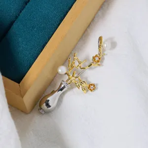 Exquisite vase pearl brooch for women, elegant floral sweater coat accessory main image.