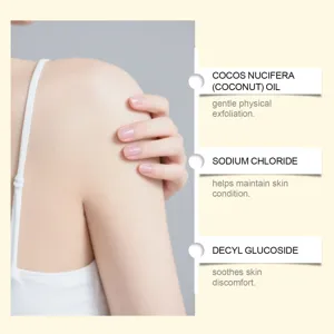 Λεπτομερής όψη συστατικών scrub σώματος με έλαιο καρύδας και απαλή φυσική απολέπιση.
