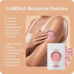 Detailansicht des Hautpflasters am Arm mit Produktbeutel, sanfte Hautpflege und einfache Anwendung.