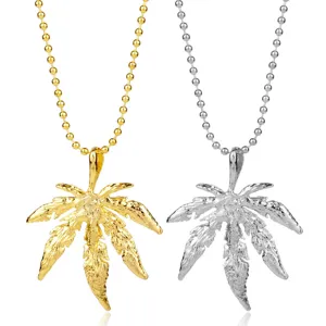 Stijlvolle ketting met blad hanger kralenketting in goud en zilver modieuze sieraden.
