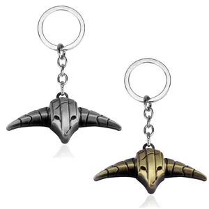 Metall Schlüsselanhänger mit Hornmaske Anhänger Waffenmodell Gaming Merchandise Zubehör Geschenk