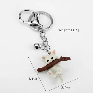 Vista dettagliata del portachiavi gatto in resina con peso 14,8g e dimensioni di 3,9 cm