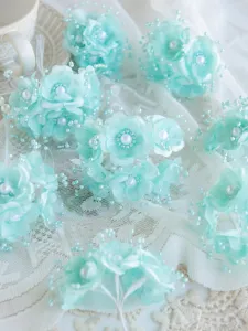 Hellblaue künstliche Kamelienblüten mit Perlen DIY Braut Haarschmuck Hochzeitsbastelmaterial