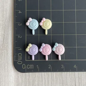 Mini Harz Lutscher Cabochons mit Schleifen, ideal für DIY Handyhüllen und Haarschmuck Basteln.