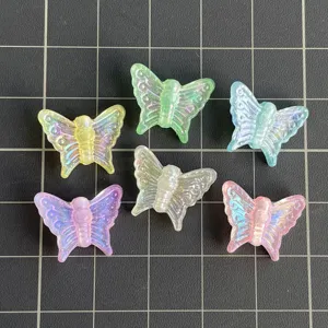 AB Laser bunte Schmetterlings-Harzanhänger für DIY Haarspangen und Nagelkunst Dekoration.