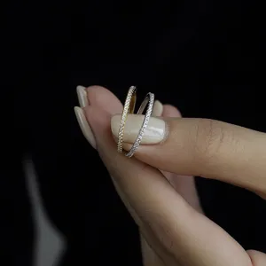 Juego de anillos pave de plata S925, detalle delicado de anillo apilable con zirconias cubicas.