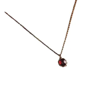 Vintage S925 plata esterlina colgante piedra roja collar cadena delicada joyería.