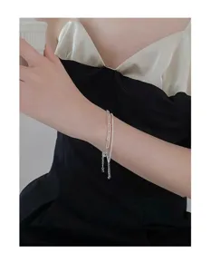 Delicado pulsera de cadena de clip en capas de plata esterlina S925 para mujer diseño elegante.
