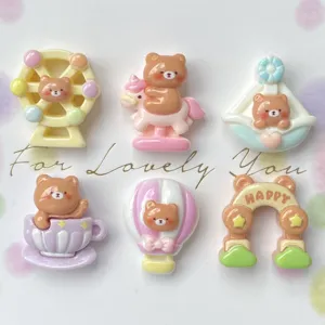 Nahaufnahme süßer Cartoon Bär Harz Charms, Freizeitpark Thema DIY Schmuck Zubehör.