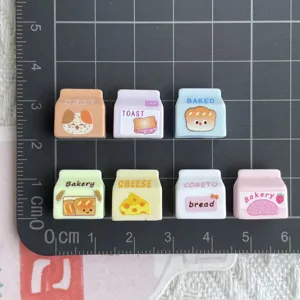 Mini 3D Harz Brot Tasche Anhänger, süße flache Cabochons für DIY Handyhülle und Basteln.
