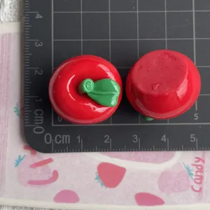 Cabochon in resina di mela rossa 3D ciondoli fai da te per decorazione custodia telefono e forcine.