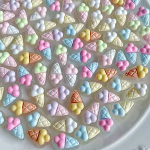 Mini macaron bunte eiskrem kunstharz details nahaufnahme fur diy handyhulle basteln.