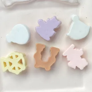 Niedliche Cartoon Freizeitpark Harz Charms, perfekt für DIY Handyhülle und Haarklammer.