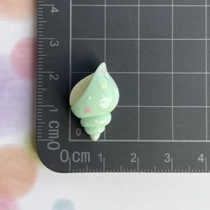 Grüner Harz Muschel Charms DIY flache Rückseite für Handyhülle Haarnadel Schmuckherstellung.