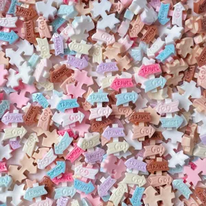 Cabochons in resina puzzle e cartello misti per decorazione custodia cellulare e forcina.