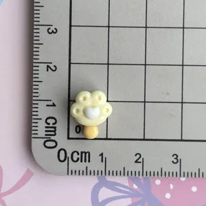 Mini bunte Katzenpfote Harz Anhänger für DIY Handwerk Handyhülle Haarnadel Schmuck Details