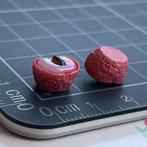 Miniatura resina litchi frutta ciondoli cabochons simulazione fai da te custodia telefono gioielli