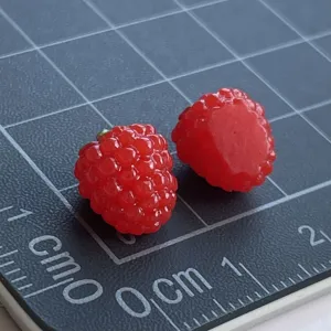 Miniatura rossa resina lampone simulazione frutta fascino accessorio per artigianato decoro.