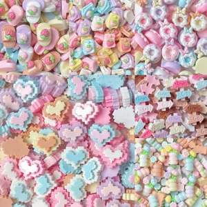 Mini Ciondoli in Resina per Artigianato Fai-Da-Te Custodia per Telefono Fermagli per Capelli Decorazione Cuore Pixel Ciambella Segnale Stradale Ciabatte Accessori Fragola