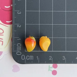 Miniature in resina ciondoli frutta mango simpatici accessori per custodia telefono 2pz