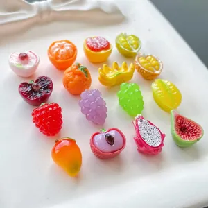 Mini ciondoli di frutta in resina e accessori per cover per telefoni fai-da-te e portachiavi.
