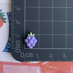 Mini uva viola in resina cabochon ciondolo per nail art accessori per forcine