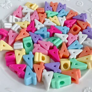 Cuentas acrílicas de colores con números para cadenas de teléfono DIY y accesorios de joyería.