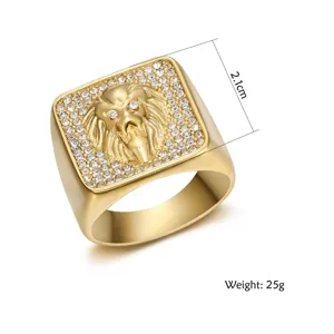 Detailed macro view of a men's gold lion head ring with rhinestones, 25g weight and 2.1cm.