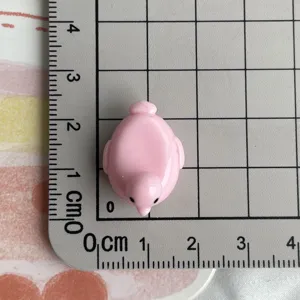 Grazioso ciondolo anatra in resina rosa miniatura per creazione gioielli DIY e accessori
