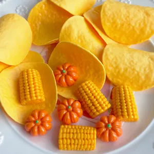 Résine simulation maïs citrouille chips charms dos plat pince à cheveux porte-clés