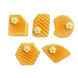Cabochones de comida de resina amarilla dijes de pan de gofre para manualidades de teléfono