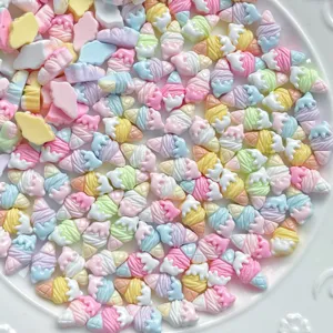 Mini makaronfarbene Eiscreme Harz Charms süße DIY Zubehör für Haarnadeln und Handyhüllen.