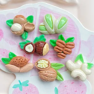 Charmants cabochons en résine noix pistache pour coque de téléphone et accessoires DIY.