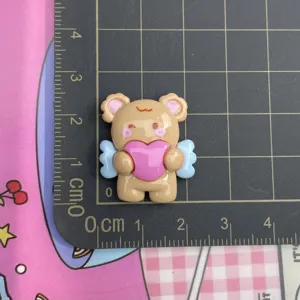 Cabochon orsetto in resina carino con cuore e ali per fai da te custodia telefono e gioielli.