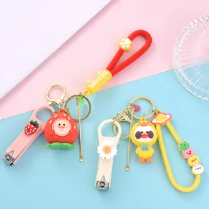 Schattige cartoon nagelknipper oorstokje sleutelhanger set, aardbei eend tas hanger.