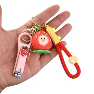 Leuke aardbei cartoon sleutelhanger nagelknipper set stijlvolle tas hanger cadeau.