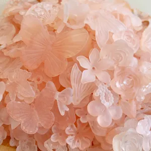 Ciondoli in resina rosa satinato carini, mix farfalla e rosa per artigianato custodia cellulare.