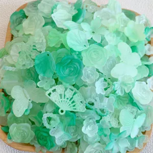 Accessori in resina farfalla fiore misti ciondoli DIY smerigliati verdi per custodia 50g