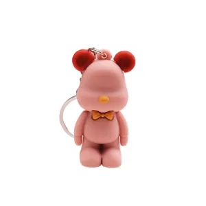 Süßer Cartoon Bär Schlüsselanhänger für Autoschlüssel und Rucksack Anhänger, rosa Design.