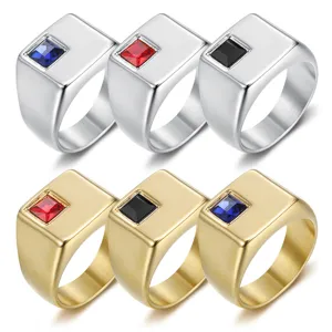 Assortimento di anelli sigillo da uomo in titanio oro e argento con pietre quadrate colorate
