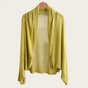Hellgrüner Strick-Cardigan Detail, leichte Fledermausärmel Schulterjacke für den Sommer