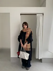 Klassischer Karo Schal für Damen Herbst und Winter koreanischer Stil gemütliches warmes Accessoire.