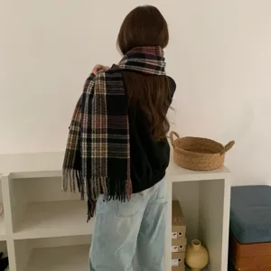 Koreanischer Stil Retro Karostücher für Damen, warme Herbst und Winter Modeaccessoires.