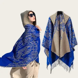 Mantella con cappuccio bohemien scialle etnico poncho con frange donna moda viaggio.