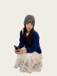 Grey knit beanie winter warm wool cap for women, retro style thick skiing slouchy hat.